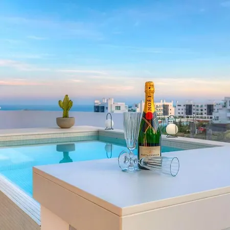 아파트 Fantastic 3bdr Penthouse - Lux 푸엔히롤라