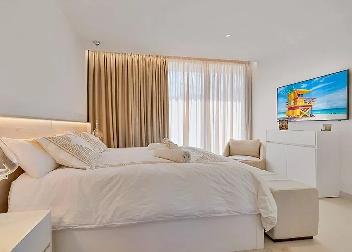 Fantastic 3bdr Penthouse - Lux